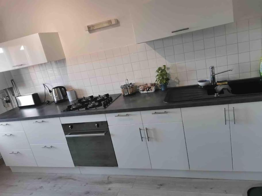 Charmant Appartement Au Calme Bourg-en-Bresse Exterior photo