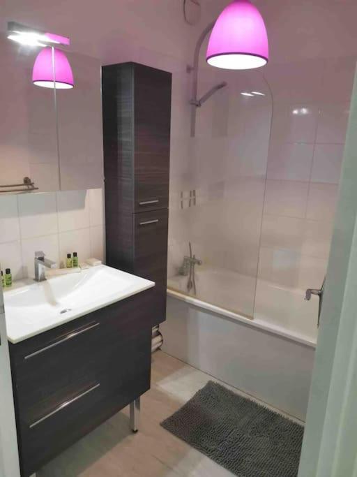 Charmant Appartement Au Calme Bourg-en-Bresse Exterior photo