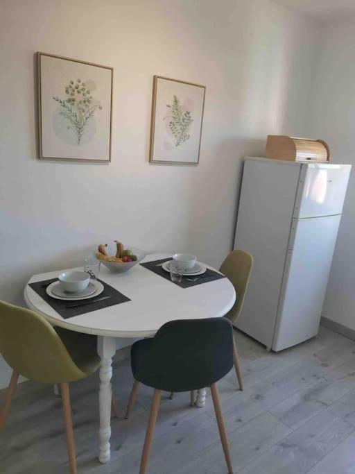 Charmant Appartement Au Calme Bourg-en-Bresse Exterior photo