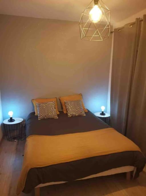 Charmant Appartement Au Calme Bourg-en-Bresse Exterior photo